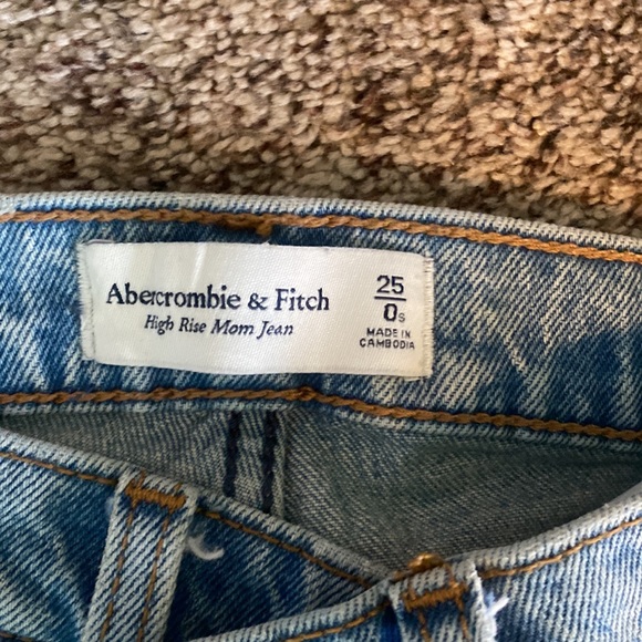 Abercrombie High Rise Mom Jean - Picture 2 of 2